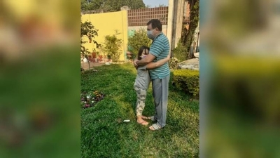 HOY / Abrazo seguro en tiempos de COVID-19: breve y con tapabocas