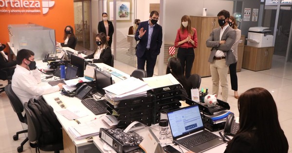 La Nación / Fortaleza S.A. recibió en sus oficinas a la ministra del Trabajo