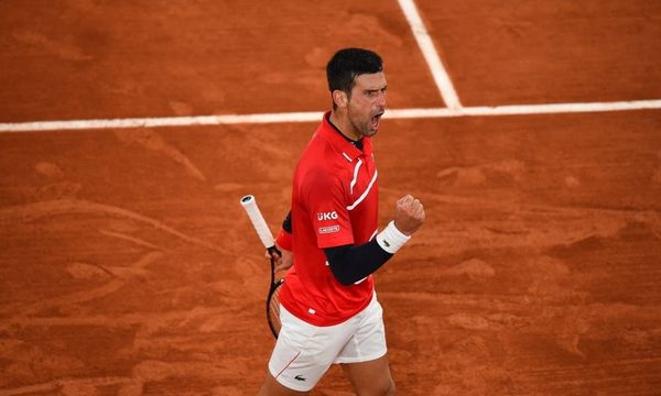 Novak Djokovic supera en tres sets corridos al ruso Karen Khachanov
