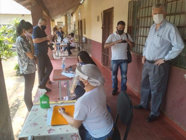 Almuerzo y merienda para los alumnos de la escuela Coronel José María Argaña