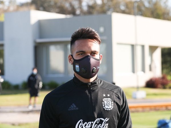 Argentina comienza a entrenarse mientras espera la llegada de Messi