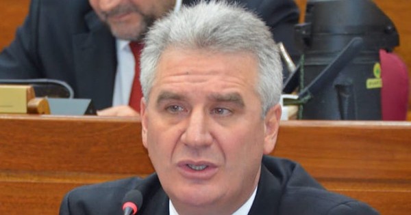 La Nación / Tras fatal accidente, el senador Bacchetta y su hijo ingresan a terapia intensiva