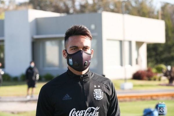 Argentina comienza a entrenarse mientras espera la llegada de Messi