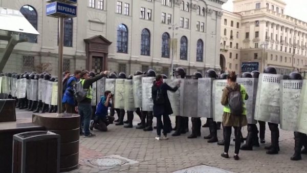 Masivas protestas en contra de la reelección del presidente de Bielorrusia