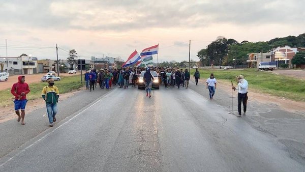 Crónica / Indígenas se manifiestan en Asunción