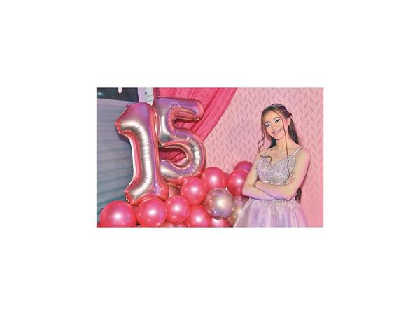 Los quince años de Luana Cuevas