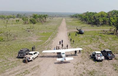 Narcoavioneta elude a dos naves paraguayas en persecución aérea - Nacionales - ABC Color