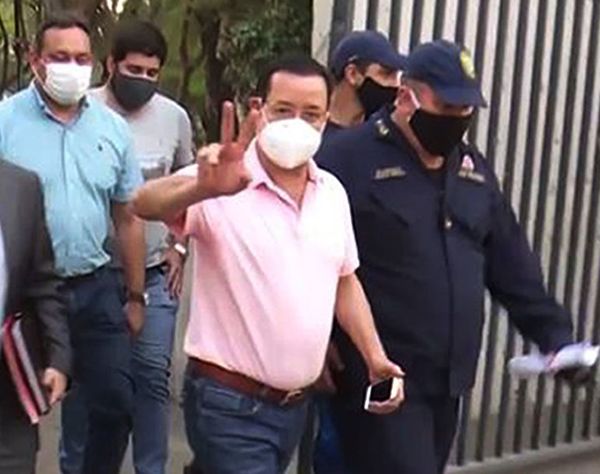 Cuevas recusó a fiscal para impedir acusación contra su esposa e hijo - Nacionales - ABC Color