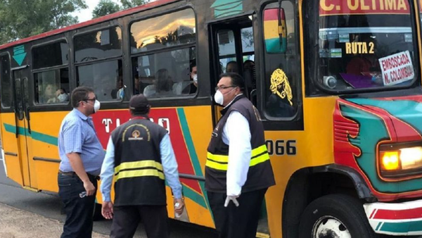 Nueva normalidad: En los buses, podrán ir hasta 16 personas paradas