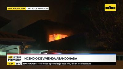 Vivienda abandonada se incendió en pleno centro de Asunción - ABC Noticias - ABC Color