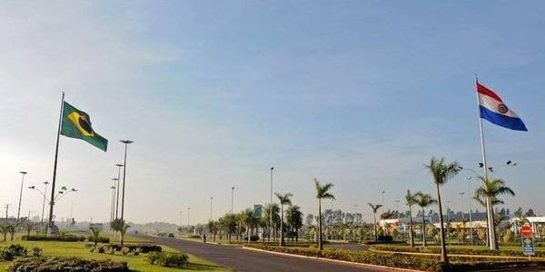 En PJC no quisieron esperar y abrieron frontera: cientos de brasileños ingresaron a comprar