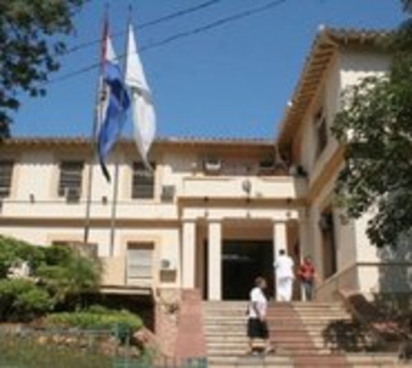 Leve sanción tras compra de insumos - Paraguay.com