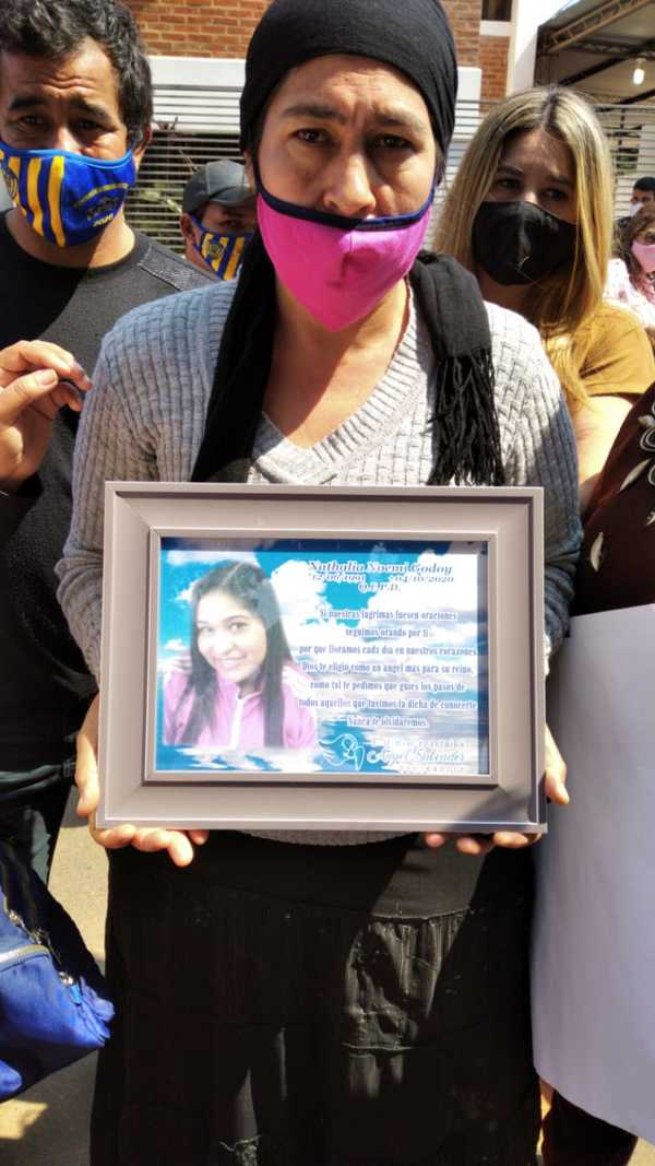 Madre de joven arrollada denuncia tráfico de influencia: "No puede ser que gente pudiente esté matando" » Ñanduti