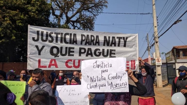 HOY / Protesta frente a la Fiscalía: Familiares exigen justicia para Natalia
