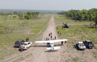 Narcoavioneta elude a dos naves paraguayas en persecución aérea