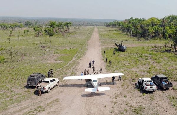 Narcoavioneta elude a dos naves paraguayas en persecución aérea
