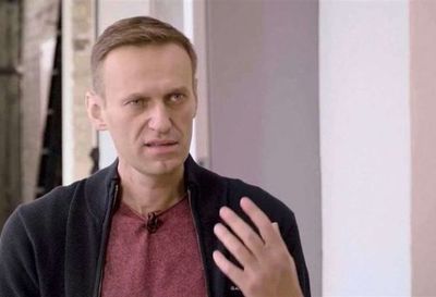 Opositor ruso Navalni afirma que está mejor y se da unos meses para volver a Rusia
