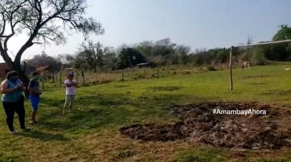 Extraña emanación de humo y fuego de la tierra preocupa a pobladores de Loreto