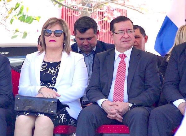 Fiscalía acusó y pidió juicio oral para esposa de diputado