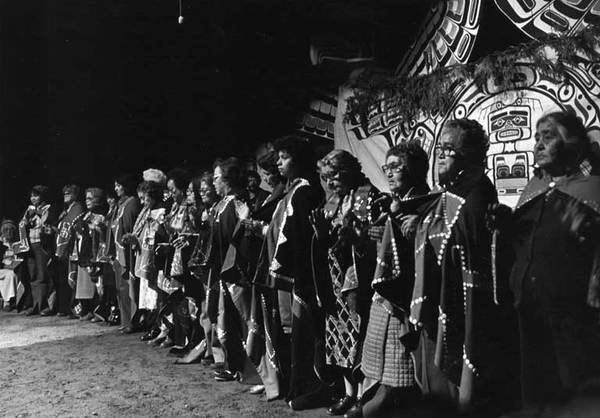 La vida como banquete, fiesta, potlatch - El Trueno
