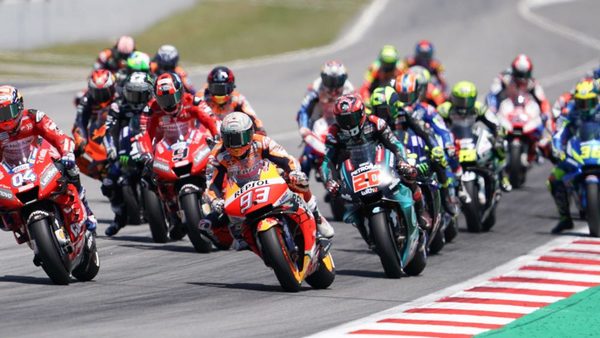 Pilotos de MotoGP se ponen nota
