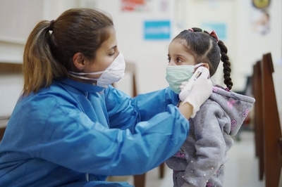 Curva de contagios podría aumentar o sostenerse arriba con la exposición de niños