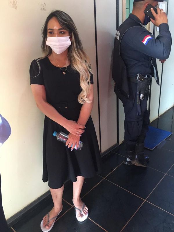 Joven detenida tras huir sin pagar casi G. 12.000.000 en una peluquería - ABC en el Este - ABC Color