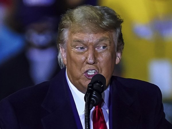 Censuran mensaje de Trump en que compara Covid con gripe