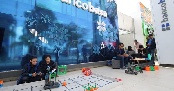 La Nación / Arambé se alzó con primer y segundo puesto en competencia virtual de robótica