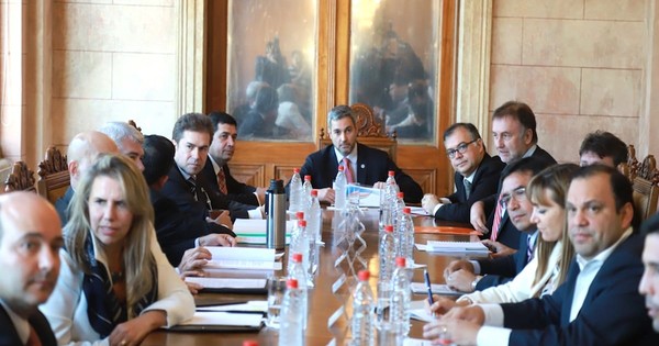 La Nación / Ovelar anunció que Abdo Benítez realizará cambios importantes en su gabinete