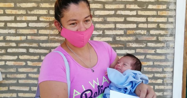 La Nación / Bebé de 21 días de vida vence al COVID-19: “El más chiquito entre los internados en Caacupé”