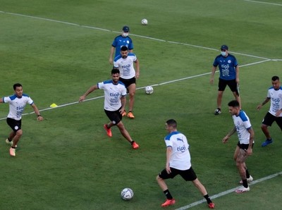 La Albirroja activó con plantel completo - APF