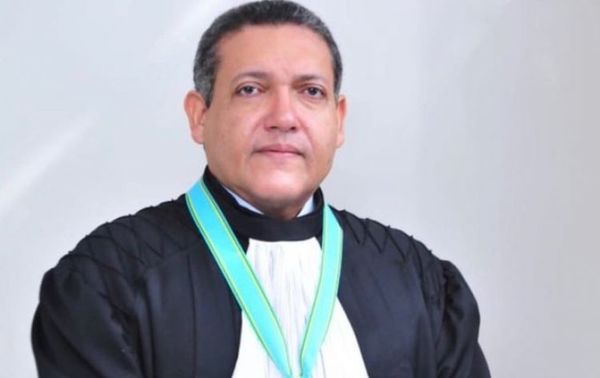Dudan de currículum de futuro ministro de Corte de Brasil