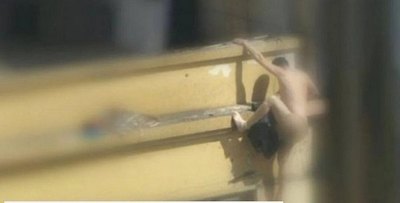 Crónica / ¿Entró de jakare?: saltó opívo del segundo piso
