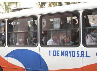 Se admiten solo hasta 16 pasajeros parados en los ómnibus grandes
