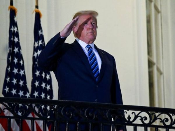 Trump, sin síntomas de Covid, piensa en debatir con Biden