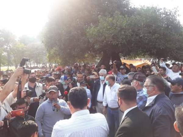 Indígenas continuarán al costado de la ruta PY02 hasta que el Gobierno cumpla sus promesas » Ñanduti