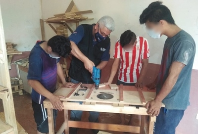 El hobby de la carpintería para transformar vidas de adolescentes en conflicto con la ley penal | Lambaré Informativo