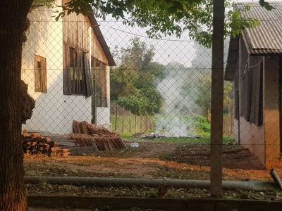 Quema de basura en el predio del MAG genera molestia a los vecinos en San Lorenzo - Nacionales - ABC Color