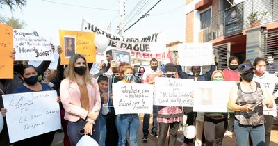 La Nación / Bebé huérfano necesita ayuda, su abuela pide justicia para su hija