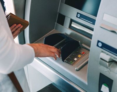 Profesional de Salud realizó transacción en cajero de BNF, pero no le entregó el dinero