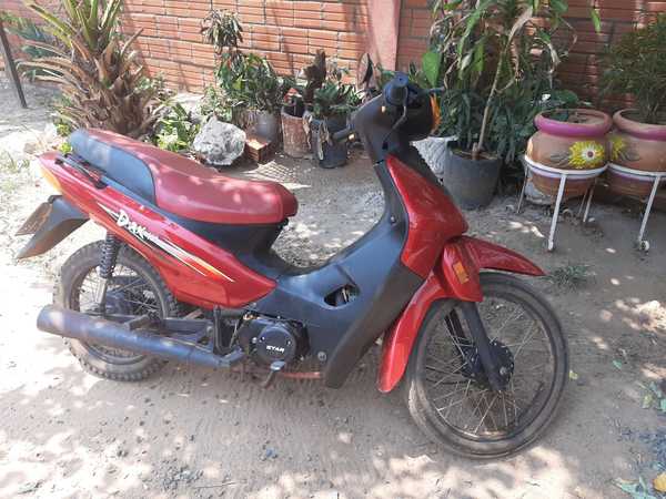 Motochorros despojan de cartera y motocicleta a una mujer | Radio Regional 660 AM