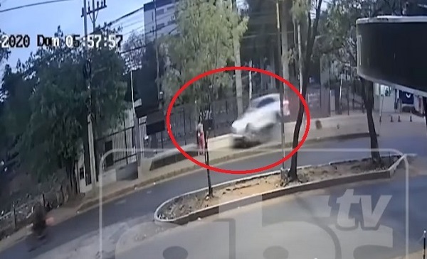 Jueza ordena prisión para joven que mató a madre