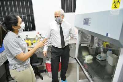 Itaipú entrega primer lote de kits para test Covid-19 al Laboratorio Biomolecular de Alto Paraná - El Trueno