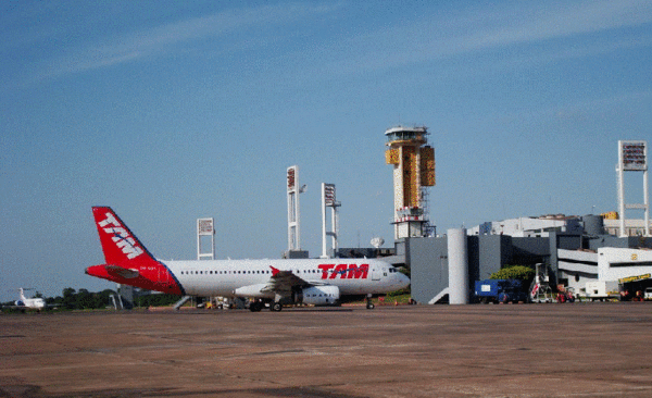 HOY / Reapertura de aeropuertos: Ministro pide compresión al gremio de aerolíneas