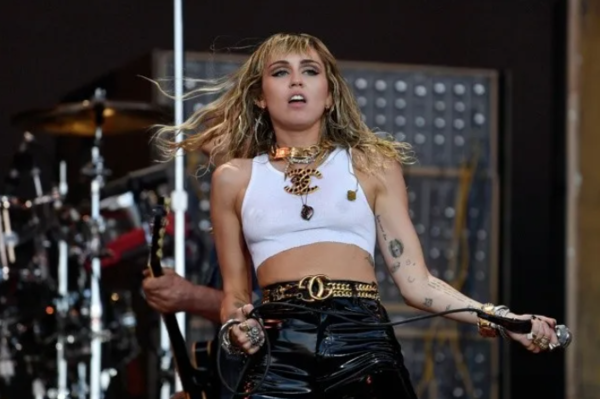 HOY / Miley Cyrus revivirá los conciertos "MTV Unplugged" desde su casa