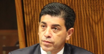 La Nación / Senador pide “rajar” a Petta del gabinete de Marito