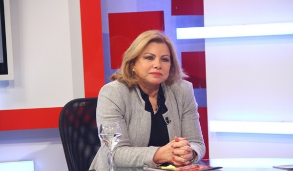 Ministra expresó su preocupación por la imagen que construyen los medios sobre las mujeres