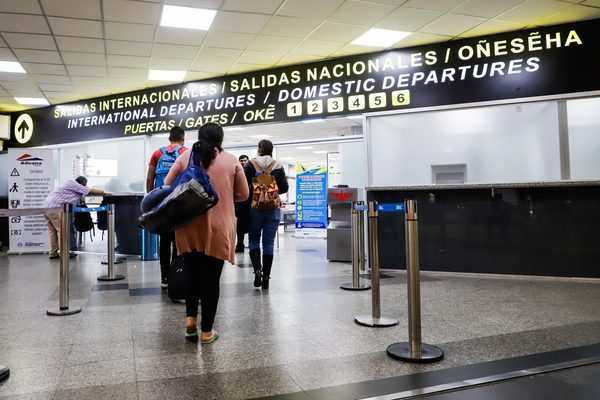 Las líneas aéreas internacionales alertan de un mayor aislamiento de Paraguay - MarketData