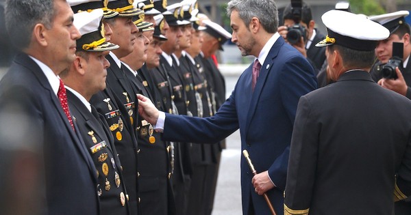 La Nación / Abdo Benítez realizó cambios en la alta cúpula militar